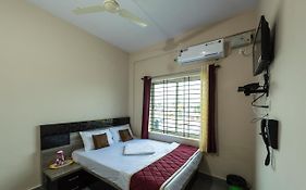 Oyo 9544 Hotel Crown Residency