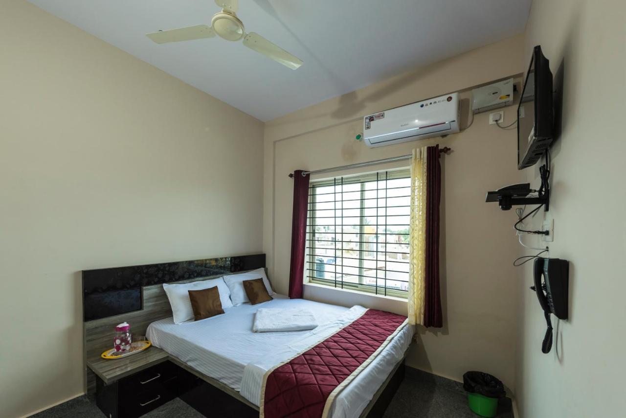 Oyo 9544 Hotel Crown Residency Mysore Exterior photo